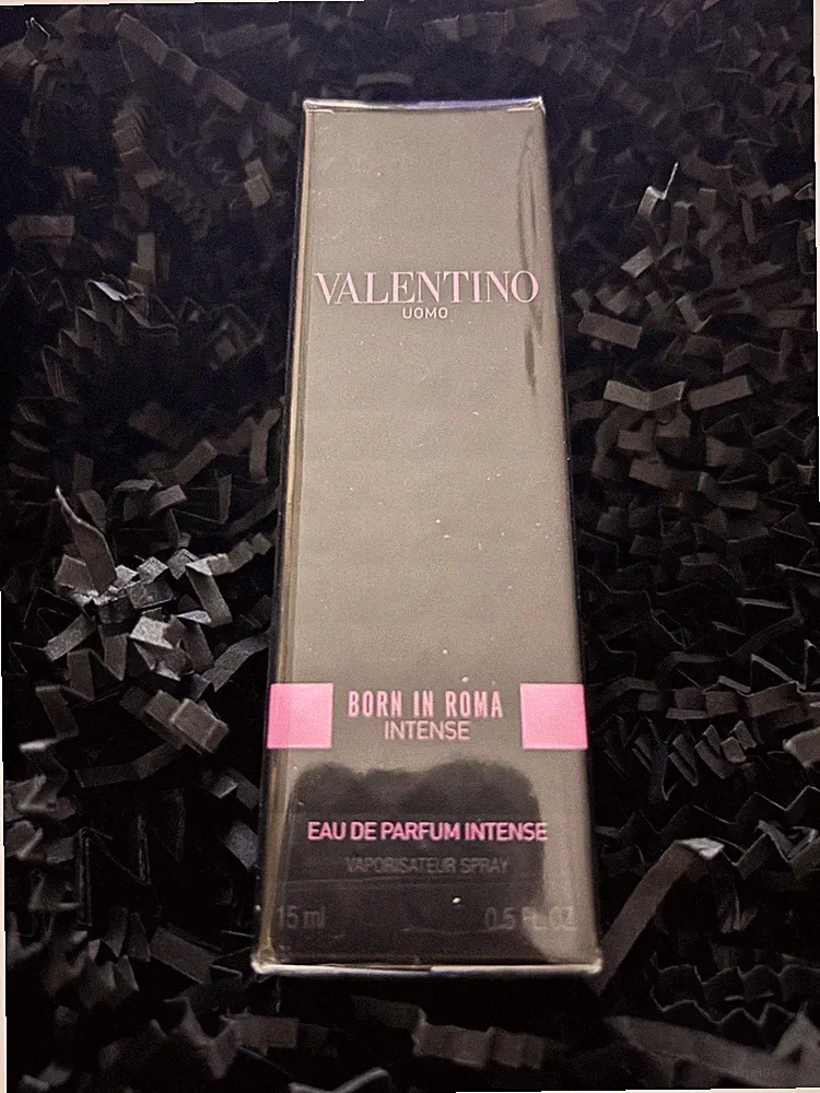 Valentino Born in Roma Intense Eau de Parfum Intense Spray 0.5 fl oz Fragrance